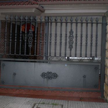 Persianas Hogabe puertas residenciales 5